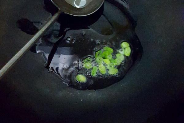 番茄鸡蛋菠菜汤的做法图解2
