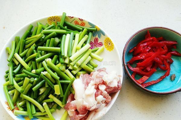 肉炒蒜苔的做法图解2