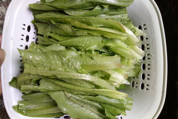 白灼油麦菜的做法图解1