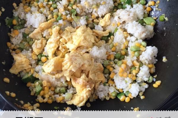 家常三色炒饭的做法图解5
