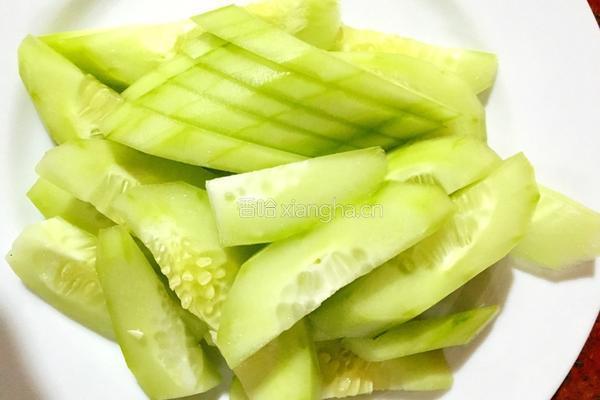 木耳肉片炒青瓜的做法图解5