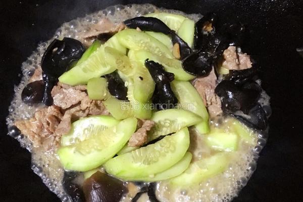 木耳肉片炒青瓜的做法图解11