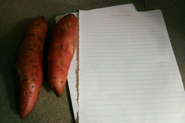 微波炉烤红薯的做法图解1