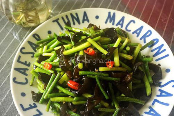 蒜苔炒木耳的做法图解8