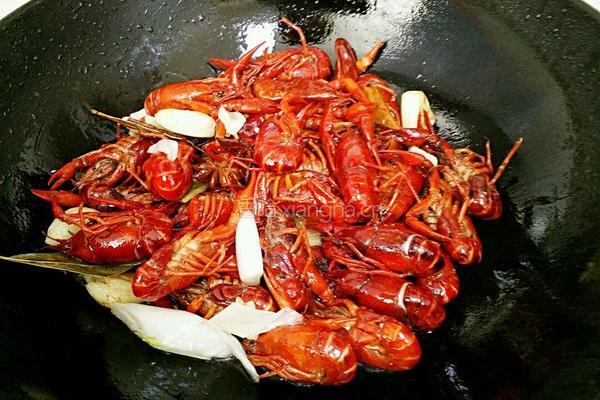 油焖小龙虾的做法图解10