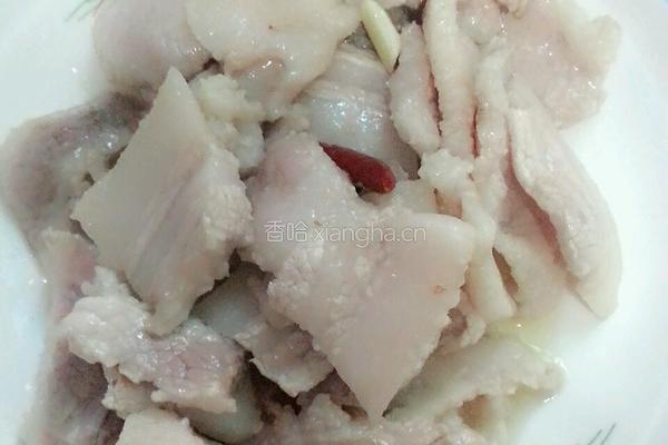 蒜苗回锅肉的做法图解4