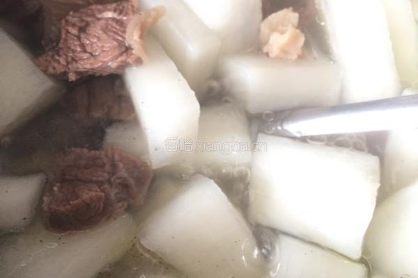 白萝卜牛腩汤的做法图解5