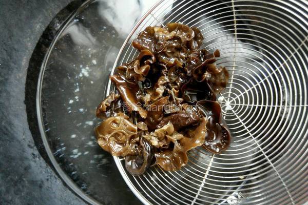凉拌木耳菜花的做法图解5