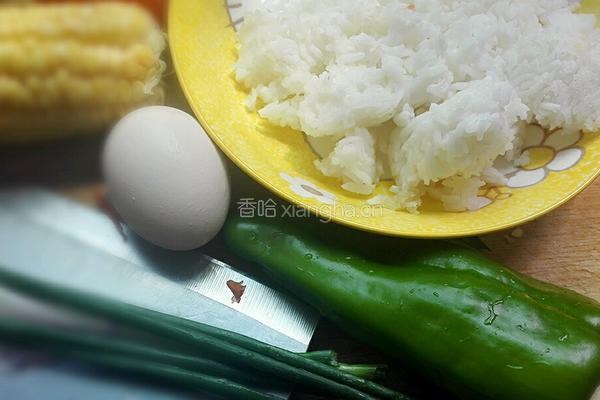 家常扬州炒饭的做法图解1