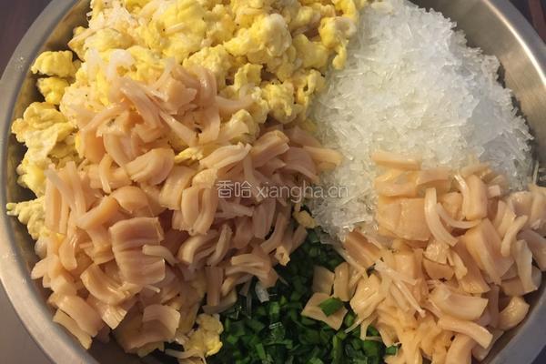 韭菜鸡蛋虾皮饺子的做法图解7