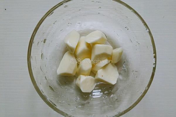 银耳山药莲杞羹的做法图解2