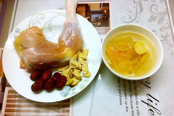 花胶煲鸡的做法图解1