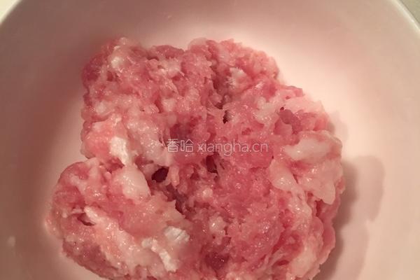 冬菇马蹄蒸肉饼的做法图解2