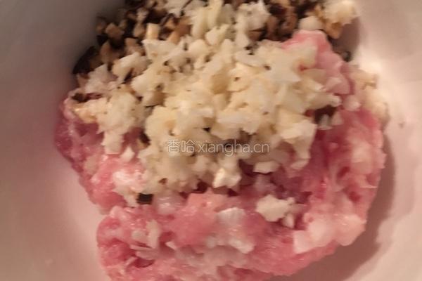 冬菇马蹄蒸肉饼的做法图解4