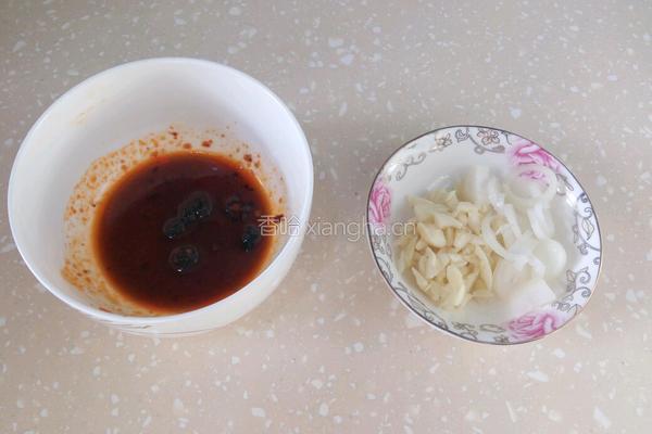 素炒油麦菜的做法图解2