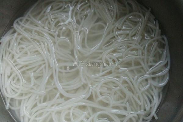 香辣米粉的做法图解1