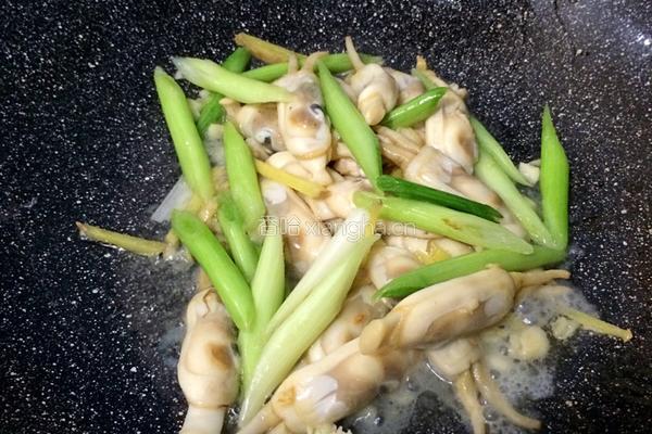 辣椒炒蛏子的做法图解7