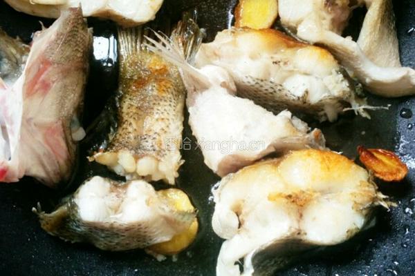鱼头豆腐香菇清汤的做法图解5
