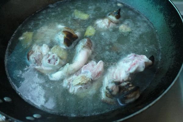 香菇黄豆猪蹄煲的做法图解6