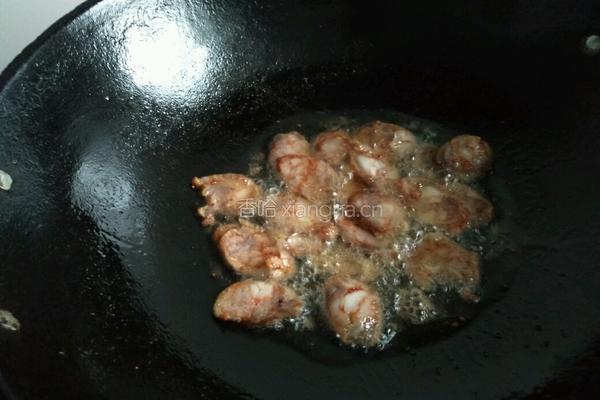 腊肠炒蒜苔的做法图解3