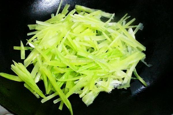 清炒莴笋的做法图解4