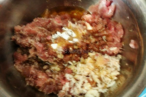 韭菜肉馅饺子的做法图解4