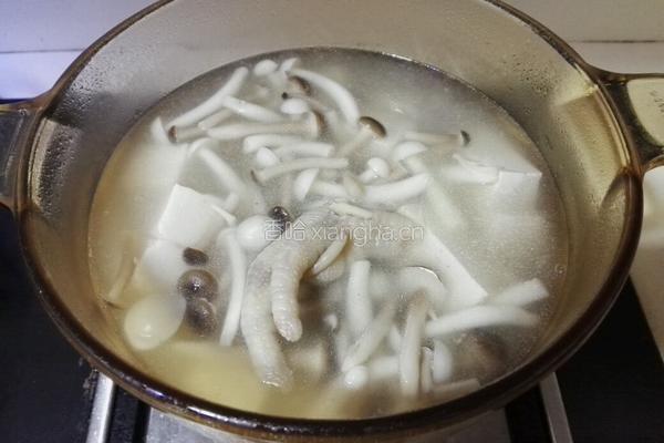 菌菇豆腐汤的做法图解9
