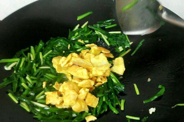 鸡蛋炒韭菜的做法图解8