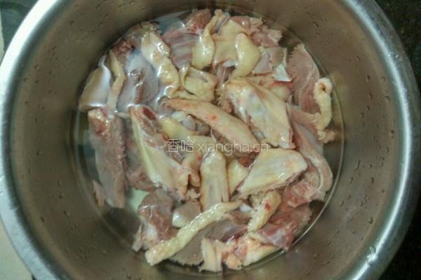 红烧鸭肉的做法图解1