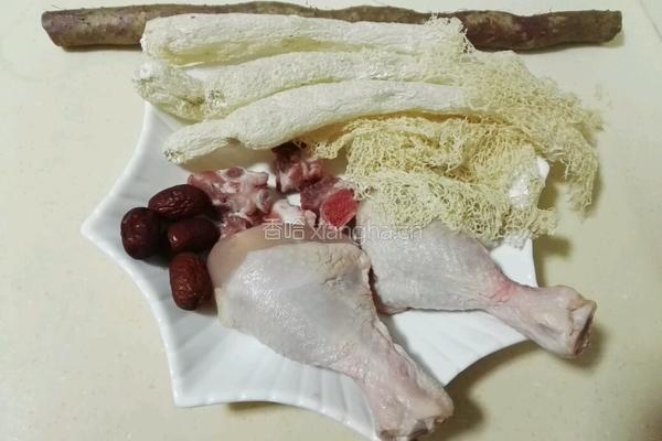 鸡腿竹荪山药汤的做法图解1