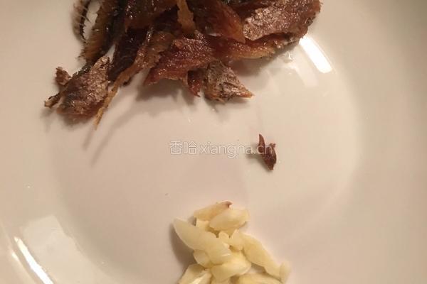 豆豉鲮鱼炒麦菜的做法图解2