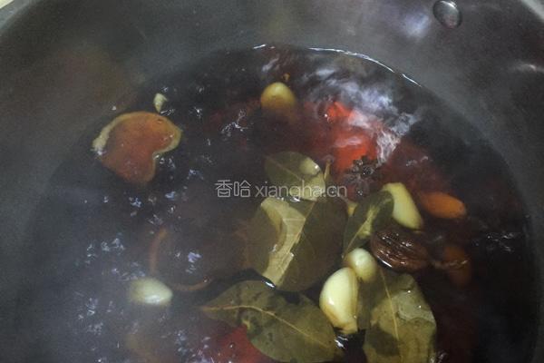 话梅酸甜鸭爪的做法图解4