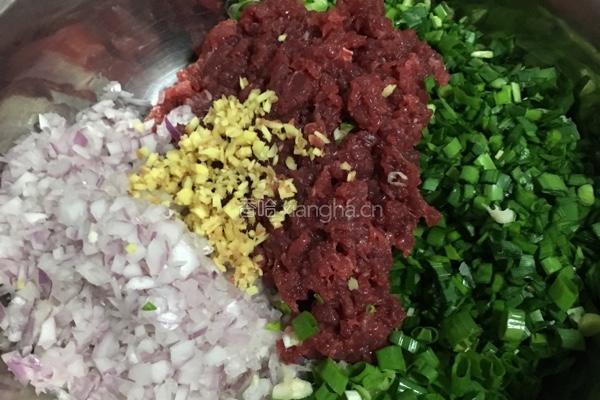 双色牛肉饺子的做法图解1