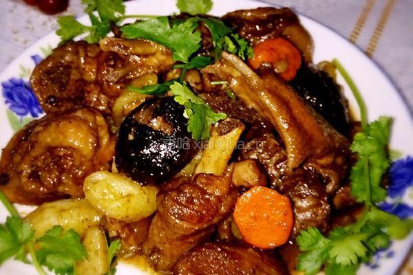 香菇土豆炖鸡肉的做法图解11