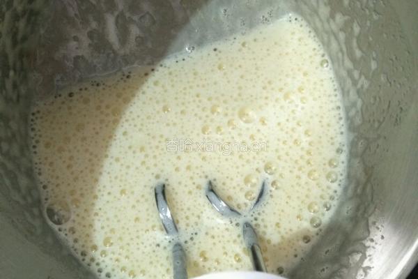 蜂蜜海绵小蛋糕的做法图解1