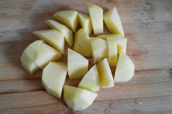 土豆烧豆角的做法图解1