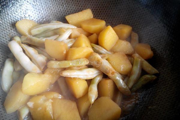 土豆烧豆角的做法图解8