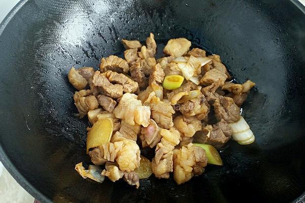 西红柿土豆炖牛肉的做法图解6