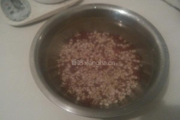 红豆薏米汤的做法图解3