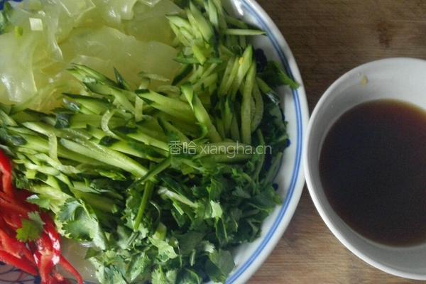 黄瓜拌粉皮的做法图解7