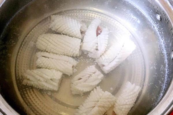 姜葱鱿鱼卷的做法图解5
