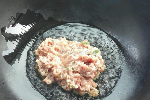 剁椒肉末蚕豆煲的做法图解5