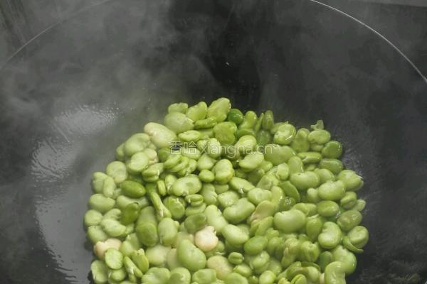 剁椒肉末蚕豆煲的做法图解8