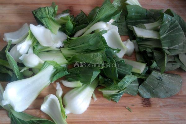 清炒香菇油菜的做法图解1