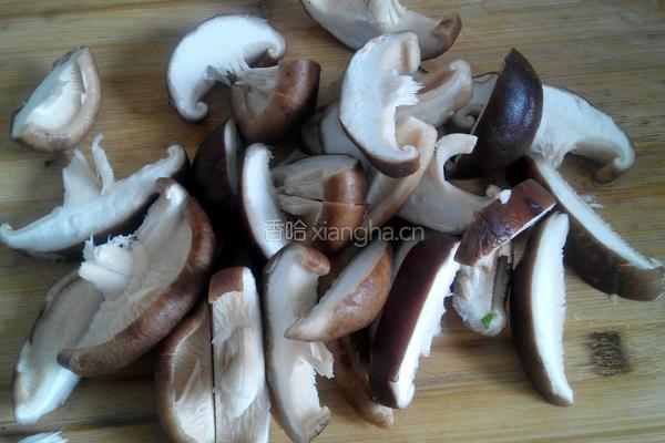 清炒香菇油菜的做法图解2