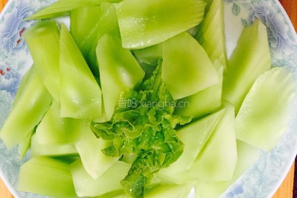 莴笋烧鸡的做法图解2
