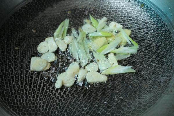 西红柿烧豆角的做法图解4