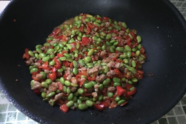 毛豆炒肉的做法图解7