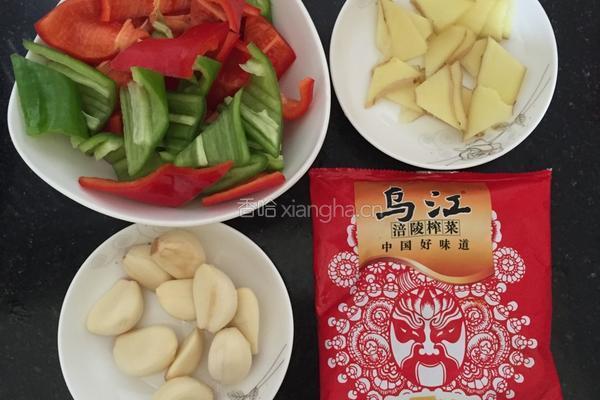 红烧肥肠的做法图解1