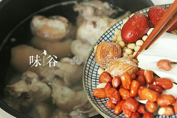 黄豆猪脚汤的做法图解4